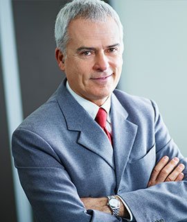 زواج التسهيلات: عندما يصبح الزواج من أجنبي صفقة